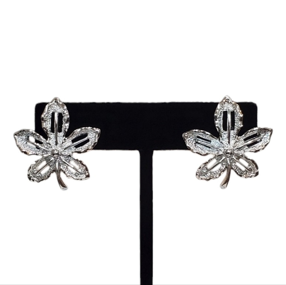 Vintage Signed Sarah Coventry Silver-Tone Leaf Design "Ivy" Clip-On Earrings
